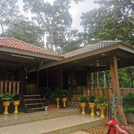 Homestay Dusun Ana Balun Slim River Eksteriør bilde